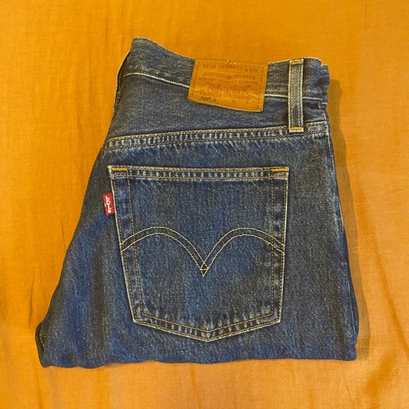 **SOLD** Levi’s 501 Skinny - Dark Wash - 27” Waist - Picture 3 of 4